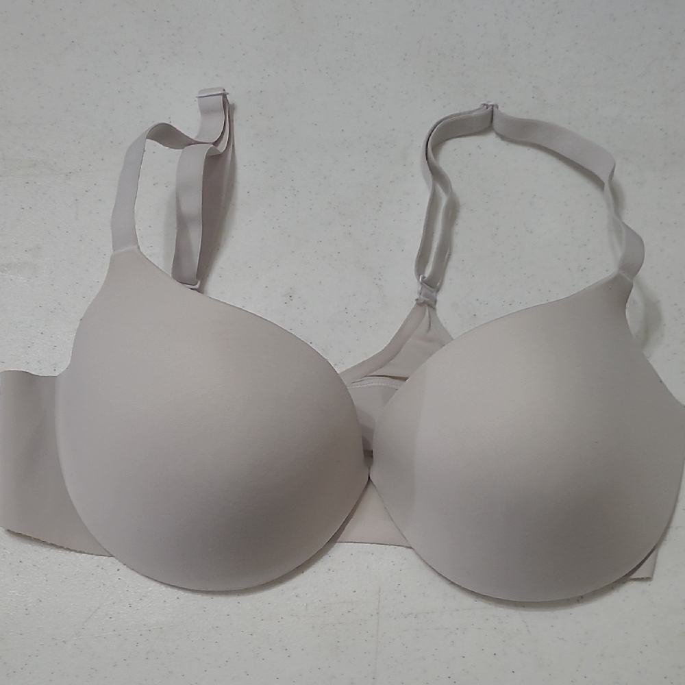 Maidenform Light Silvery Grey Underwire Bra size 40C